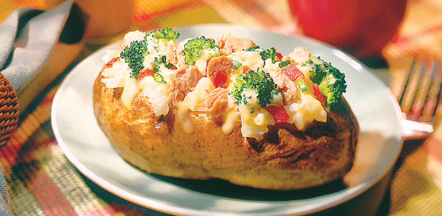 Baked Potatoes with Tuna and Broccoli in Cheese Sauce