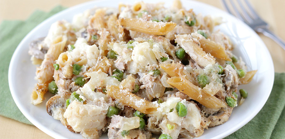 Hungry Girl’s Cheesy Garlic Tuna Pasta Bake