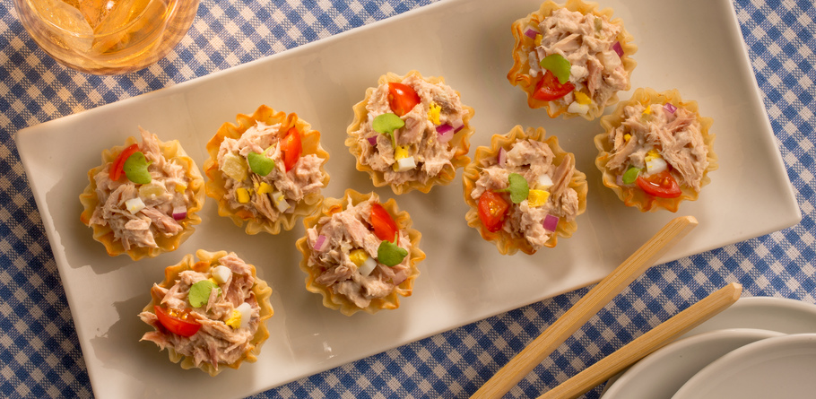 https://starkist.com/wp-content/uploads/2018/11/recipes_tc_deli_style_tuna_salad_cups_910x445.jpg