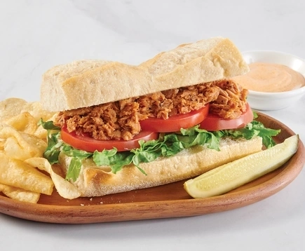 cajun-tuna-po'boy