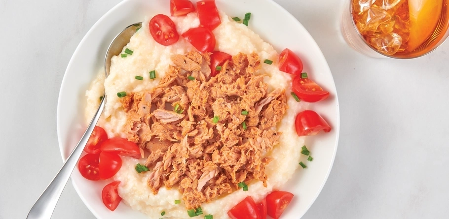 Cajun Tuna and Grits
