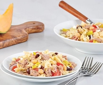 cracked-pepper-with-roasted-garlic-tuna-antipasto-salad