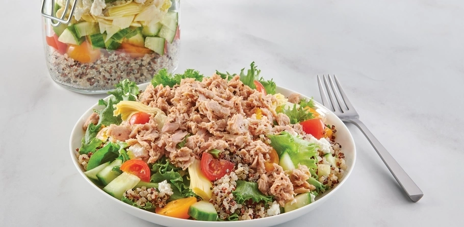 Cracked Pepper with Roasted Garlic Tuna Grain Bowl in a Jar