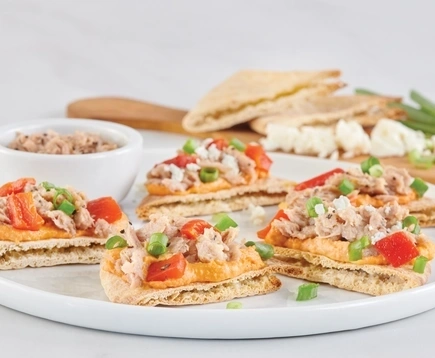 cracked-pepper-with-roasted-garlic-tuna-pita-wedges