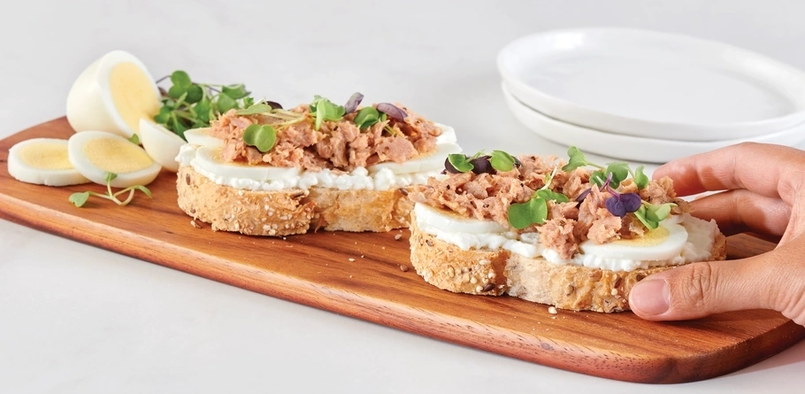 Cracked Pepper with Roasted Garlic Tuna and Cottage Cheese Toast